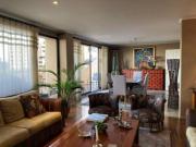 Se vende amplio departamento dúplex sector El Bosque