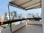 Se vende amplio Duplex cochera cuarto de servicio y a...