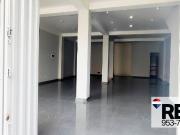 SE VENDE AMPLIO LOCAL COMERCIAL EN AVENIDA PRIMER PISO...