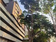 Se vende amplio PH en Colinas de Bello Monte