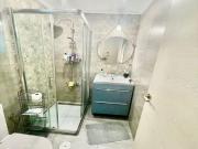 SE VENDE AMPLIO PISO REFORMADO CON 3 HABITACIONES