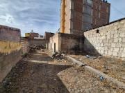 SE VENDE AMPLIO TERRENO A UNA CUADRA Y MEDE DE PLAZA...