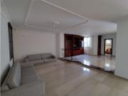 SE VENDE AMPLIO Y HERMOSO APARTAMENTO EN ALTO PRADO