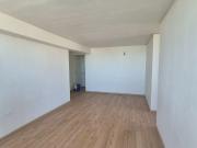 SE VENDE AMPLIO Y LUMINOSO DEPTO. CON HERMOSA VISTA Y...