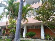 Se vende Apartamento actualizado en Cumbres de Curumo