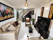 Se Vende apartamento dúplex en Barrio Auturias. Cod V8286