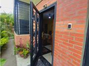 SE VENDE APARTAMENTO EN LA AV 4. VE22 168AV4 DPIN