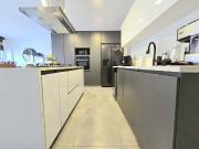 SE VENDE APARTAMENTO EN SANTA PAULA. EXTERIOR. DÚPLEX
