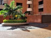 Se vende Apto obra blanca 173 mts2 3H+Serv,3B,2E+maletero