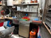 SE VENDE BAR RESTAURANTE EN PLENA ACTIVIDAD COMERCIAL EN...