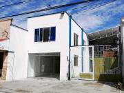 Se vende bodega con Local comercial y apartaestudio