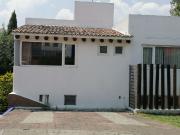 SE VENDE BONITA CASA