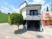 Se vende bonita casa Cto de los Robles, Ciudad Satelite,...