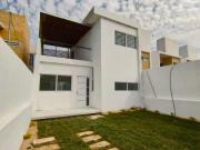 SE VENDE BONITA CASA DE 2 NIVELES CON TERRAZA PARA...