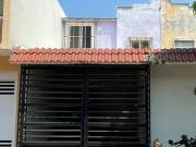 SE VENDE BONITA CASA EN FRACC. EL VERGEL SE VENDE BONITA CASA EN FRACC. EL VERGEL