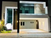Se vende bonita casa nueva en fracc al norte de Saltillo...