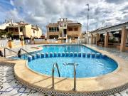 SE VENDE BUNGALOW PLANTA BAJA CON JARDIN EN ESQUINA Y...