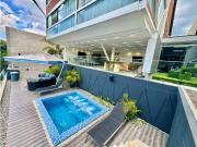 Se vende casa 1100m² 5h/ 7b/ 10e Las Marías