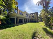 Se vende/alquila casa 1100m² 6h+3s/6b+2s/8e Los chorros