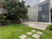 Se vende casa 1200m2 9h/10b/7p Cerro Verde 7142