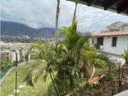 Se vende casa 1.000m2 5h+2s/6b+s/5p Lomas de Chuao 4359