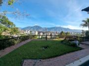 Se vende casa 2030m² 4h+2s/4b+s/4p Cerro Verde Se vende casa 2030m² 4h+2s/4b+s/4p Cerro Verde