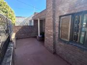 Se vende casa 2 dorm en B° Acosta + Monoambiente
