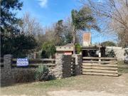 SE VENDE CASA 2 DORM EN BARRIO PINARES ALMAFUERTE