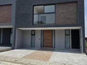 SE VENDE CASA 3 RECAMARAS LOMAS DE ANGELOPOLIS
