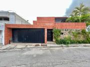 Se vende casa 490m² 3h+s/3b+s/2p Colinas de Valle Arriba Se vende casa 490m² 3h+s/3b+s/2p Colinas de Valle Arriba