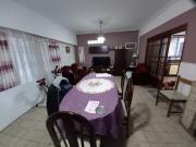 SE VENDE CASA 4 AMBIENTES IMPECABLE!