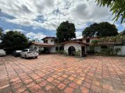 Se vende casa 4H+2S/4.5B+S/6P Country Club