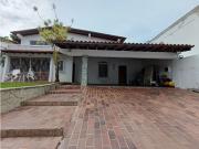 Se vende casa 613m2 Santa Paula 9310