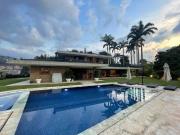 Se vende casa 700m2+2.000m2 Terreno...