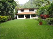 Se vende casa 700m2 Altamira 3267