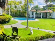 Se vende casa 750m2 Cerro Verde 2678