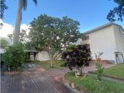Se vende casa 900m2 La Floresta 9634 Se vende casa 900m2 La Floresta 9634