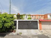 Se vende casa a precio de REMATE en Prados del Rosario,...