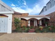 SE VENDE CASA B° OESTE ZONA CENTRICA