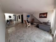 Casa bifamiliar con terraza en venta | Barrio Petruc...