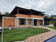 SE VENDE CASA CAMPESTRE CERRITOS PERMUTAN