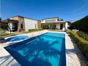 Se Vende Casa Campestre en Conjunto Sector El Caimo