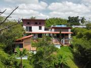 Se vende casa campestre vía al aeropuerto, Armenia Quindio