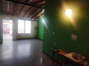 Se Vende Casa Comercial con Local en Los Guayos en Av....