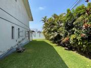 SE VENDE CASA COMO TERRENO – ESQUINA EN CAMACHO, LA MOLINA