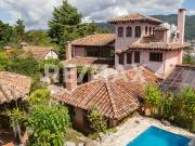 Se vende casa con alberca en el Barrio del Cerrillo en...