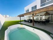 Se VENDE Casa con alberca propia, en Privada The Point...
