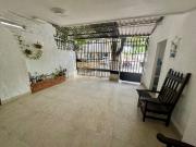 SE VENDE CASA CON APARTAESTUDIO ANEXO EN LOS ALCZARES