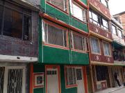 SE VENDE CASA CON CUATRO APARTAMENTOS