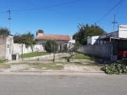 SE VENDE CASA con DEPARTAMENTO sobre EMILIO de la CALLE 300